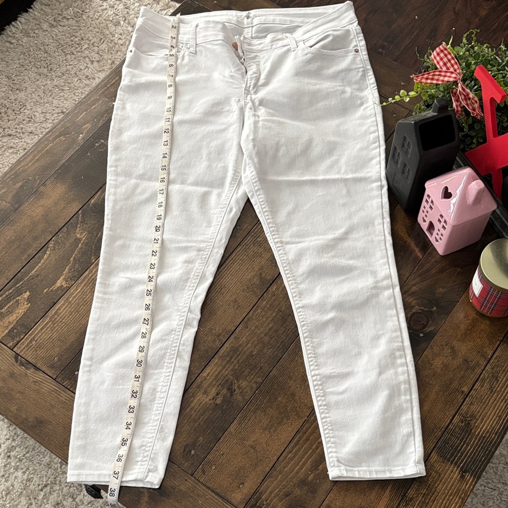 Old Navy Women's White Skinny Jeans
